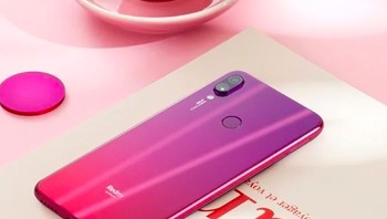 Sebelumnya, sudah muncul bocoran bahwa Redmi Note 7 akan mengusung gradasi warna seperti ini. Foto: istimewa
