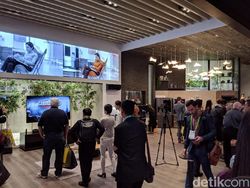 Instalasi Layar OLED LG Sukses Bikin Mata Terpana