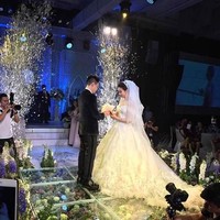 Dang Tuan sengaja menyembunyikan kekayaannya karena dia tidak ingin kekasihnya itu tahu. Mereka pun menikah pada April 2017 dalam pernikahan megah di sebuah hotel bintang lima di Hanoi. Pasangan yang kini tinggal di Rusia ini pun telah memiliki dua anak. Van Anh juga mengungkapkan dirinya akan jatuh cinta pada suaminya tanpa memandang status keuangannya, karena kepribadiannya yang menariknya. Foto: Istimewa