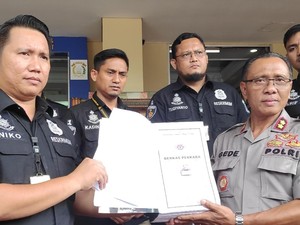 Rocky Gerung Diperiksa, Berkas Ratna Sarumpaet Diserahkan Lagi ke Jaksa