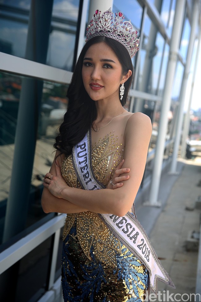 Saat menjadi juara Puteri Indonesia 2018, Sonia Fergina sempat diprotes tidak pantas memenangkan kontes kecantikan tersebut. Netizen menyebut tubuhnya gemuk dan wajahnya kurang menarik. Waktu menang itu saya juga kena body shaming dibilang gendut, terus aku juga dikritik plonga-plongo gitu kok bisa menang, tapi menurut saya hal itu jangan dijadikan kebiasaan coba melihat dari sisi yang lebih positif, balasnya. Foto: Muhammad Ridho