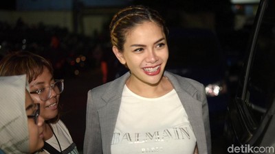 Perut Makin Membesar, Nikita Mirzani Bicara Soal Tarif