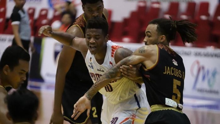 Wayne Lyndon Bradford memberikan kontribusi signifikan untuk kemenangan Pelita Jaya. (dok. IBL) Wayne Lyndon Bradford memberikan kontribusi signifikan untuk kemenangan Pelita Jaya. (dok. IBL)