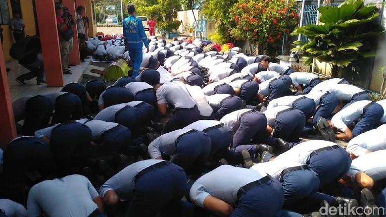 Terancam Tak Dapat Ijazah, Siswa SMK Pelayaran di Semarang Demo Terancam Tak Dapat Ijazah, Siswa SMK Pelayaran di Semarang Demo