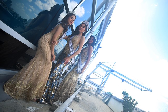 Lalu seperti apa Vania dan Sonia di mata Wilda? Kak Sonia punya sifat dewasa dan bijak. Kadang kalau aku panik, dia yang suka menenangkan. Lalu Vania memang paling muda, tapi pola pikirnya jauh lebih dewasa dari aku, kata Wilda. (Foto: Muhammad Ridho)