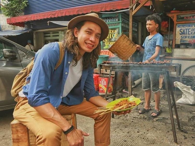 Aksi Gerry Girianza, Chef Muda Sekaligus YouTuber yang Doyan Makan Enak