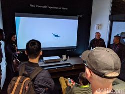 Instalasi Layar OLED LG Sukses Bikin Mata Terpana