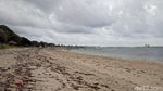 Foto: Pantai Cantik di Dompu yang Ternoda Sampah