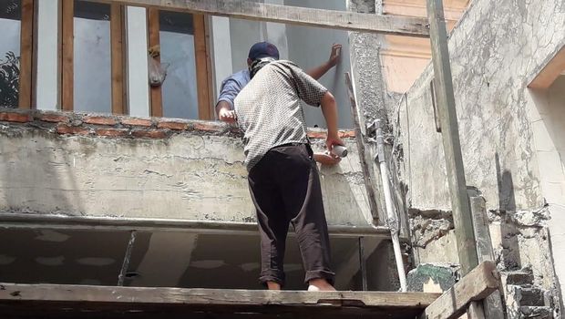 CCTV dipasang di lantai dua rumah tersebut