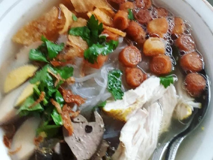 Hangatkan Badan dengan Sarapan Timlo Berkuah Gurih Ini