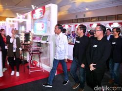 Hadiri Ultah Bukalapak Jokowi Semringah Banget