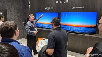 LG turut membandingkan televisi barunya sengan yang konvensional. (Foto: detikINET/Adi Fida Rahman)