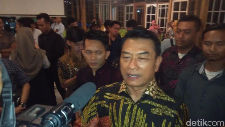 Bom Palsu-Molotov di Rumah Pimpinan KPK, Moeldoko: Teror Demokrasi Bom Palsu-Molotov di Rumah Pimpinan KPK, Moeldoko: Teror Demokrasi