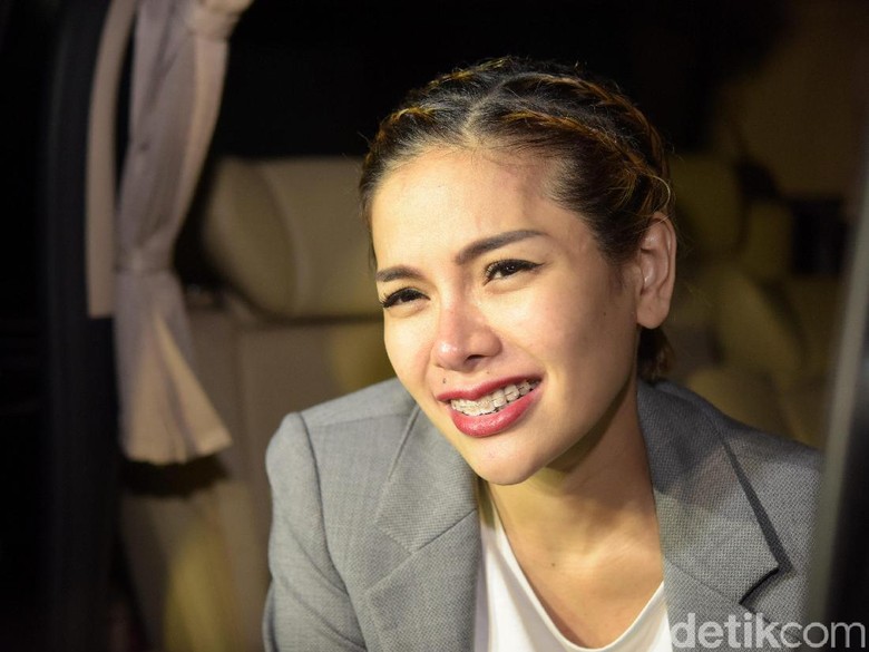 Kasus Baru Nikita Mirzani, Dituduh Sewa Hacker untuk Rusak IG Para Seterunya Kasus Baru Nikita Mirzani, Dituduh Sewa Hacker untuk Rusak IG Para Seterunya