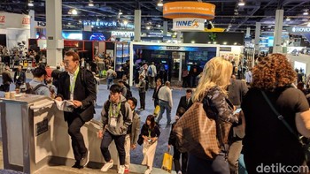 Pengunjung dari seluruh dunia tumpek-blek di area pamera Las Vegas Convention Center (LVCC). (Foto: detikINET/Adi Fida Rahman)