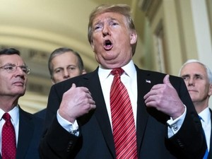 Bertemu Demokrat Bahas Tembok Meksiko, Trump Gebrak Meja dan Walkout