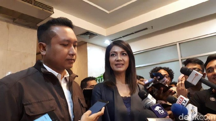 Moderator debat capres Imam Priyono dan Ira Koesno