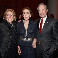 Linda J. Wachner adalah seorang yang jenius dalam urusan bisnis kreatif hingga bisa mengubah pandangan orang terhadap wanita berbisnis. Linda J. Wachner adalah Presiden dan CEO Warnaco Group Inc yang memulai karier sebagai buyer untuk department store Foleys dan Macys. Foto: Dok. Getty Images