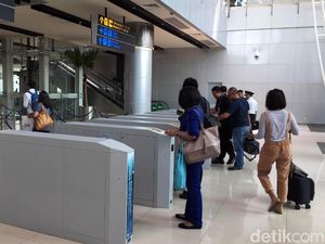 Harga Tiket Kereta Bandara Soetta Kemahalan? Ini Kata Penumpang