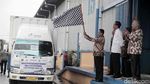 Potret Jokowi Cek Stok Beras di Gudang Bulog