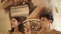 Pemain Dreadout ini bersama dengan sang kekasih Fero Walandouw ternyata sama-sama coffee lovers. Foto: Instagram@susansameeh