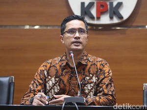 KPK Panggil Dirut PT Pupuk Indonesia Logistik Terkait Suap Bowo Sidik