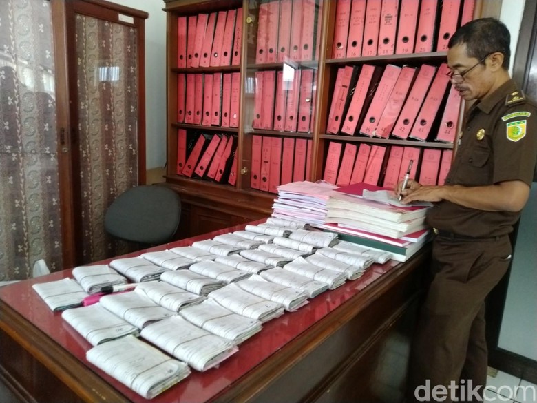 Berkas Surat Tilang Dan Sim Yang Menumpuk Tidak Bisa Dimusnahkan