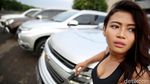 Si Seksi Julia Misty dan Mobil SUV