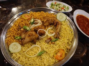 Yuk, Hangatkan Perut dengan Nasi Mandi Plus Daging Kambing Empuk!