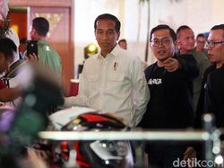 Hadiri Ultah Bukalapak Jokowi Semringah Banget