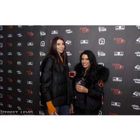 Wanita yang memiliki tinggi 193 cm ini kini bangga dan percaya diri akan dirinya. Ia tak lagi membungkuk saat berfoto dengan teman-temannya atau selalu melihat ke bawah ketika ia berjalan. Foto: Instagram @jadeslavin92