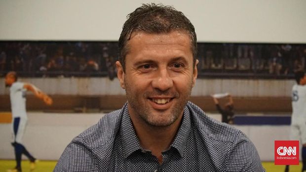 Miljan Radovic dipercaya sebagai pelatih kepala Persib Bandung.