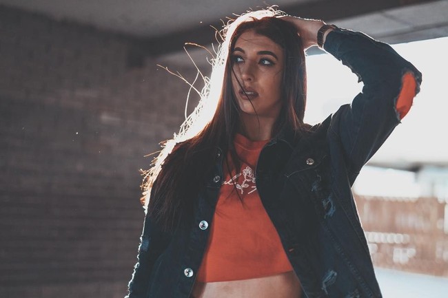 Pada usia 16 ia memutuskan untuk mencoba pemodelan untuk meningkatkan kepercayaan diri. Pola pikirnya pun berubah ketika ia ditawari untuk mewakili Tim GB di taekwondo pad usia 21 tahun. Foto: Instagram @jadeslavin92