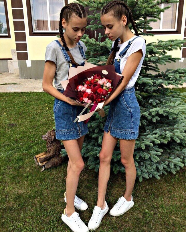 Elena juga mengelak jika ia pernah menghalangi si kembar untuk berjalan di Moscow Fashion Show. Menurutnya, justru sang ibu yang dulu juga berprofesi sebagai model yang ingin mereka ada di acara tersebut. Foto: Instagram @edenevamasha2003