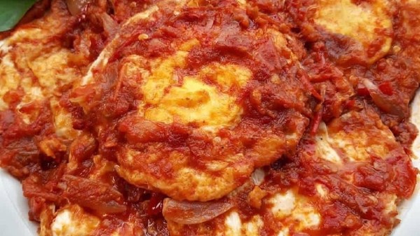 Ditambah Kecap atau Sambal, Mana Telor Ceplok Favorit Buat Sarapan?
