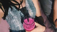 Pantas saja badannya bagus. Susan adalah penggemar jus buah! Foto: Instagram@susansameeh