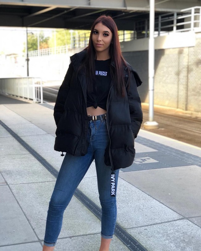 Wanita asal County Durham, Inggris ini mengungkapkan bahwa ia menghabiskan bertahun-tahun membenci tubuh tingginya karena banyak orang yang mengolok-oloknya, menyebutnya jelek dan aneh Foto: Instagram @jadeslavin92