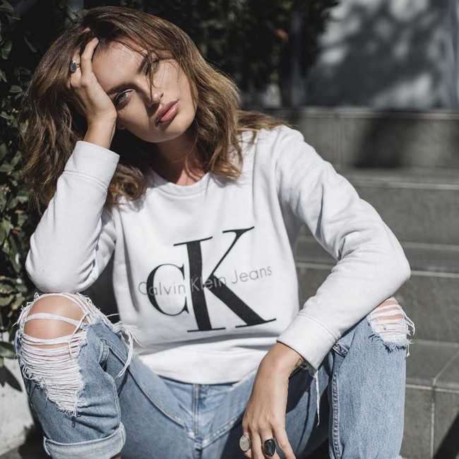 Lacey kemudian sukses membuktikan kerja keras yang luar biasa dari tekadnya. Ia merupakan model termuda yang dipilih untuk Amerikas Next Top Model siklus 22. Usianya saat itu baru 18 tahun. Foto: Instagram @thelaceyclaire