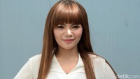 Dinar Candy saat ditemui di kawasan Trans TV, Kapten Tendean, Jakarta Selatan belum lama ini. Pool/Noel/detikFoto.