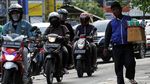 Duh,.. Jalur Pedestrian Ini Dibajak Pemotor dan Bajaj
