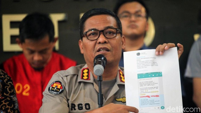 Konferensi pers soal hoax surat suara tercoblos. Foto: Lamhot Aritonang/detikcom Konferensi pers soal hoax surat suara tercoblos. Foto: Lamhot Aritonang/detikcom