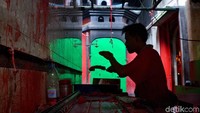 Produksi lilin-lilin itu juga ada yang dihasilkan disekitar kawasan Vihara. Seperti di Vihara Dharma Ramsi, Cibadak, Kota Bandung ini.
