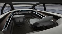 Masuk ke dalam kabin melalui pintu suicide tanpa pilar-B, Seluruh luas interior terpapar pada penumpang saat mereka masuk ke dalam mobil. Di dalam, garis-garis permukaan dekoratif dan elemen fungsional terpampang horizontal. Foto: dok. Audi