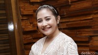 Bagaimana Prilly, mau nikah muda? Pool/Palevi S/detikFoto.