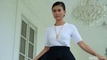 Foto: Gaya Hitam-Putih Agnez Mo Saat Temui Jokowi di Istana Negara