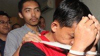 MIK kini ditahan di Polda Metro Jaya.