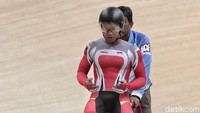 Terry Kusuma bersiap memacu sepedanya di Jakarta International Velodrome, Rawamangun, Jumat (11/1/2018). 