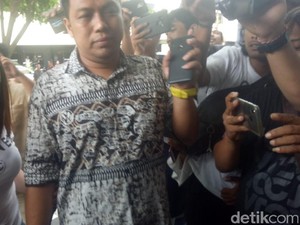 Penuhi Panggilan Wajib Lapor, Avriellia Shaqqila Hanya Bungkam