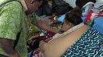 Evakuasi Wanita 350 Kg: Ditandu 20 Orang, Dibawa Pikap