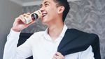 Gaya Kece Kenang Mirdad, Kakak Naysila Mirdad Saat Makan Bareng Keluarga
